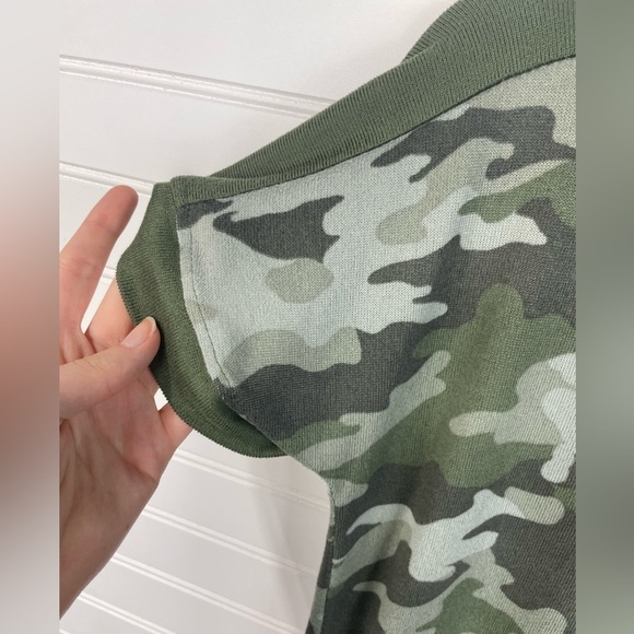 Lucky Brand Green Camo Short Sleeve Casual Soft Shirt Size Small Women’s EUC - Picture 3 of 7